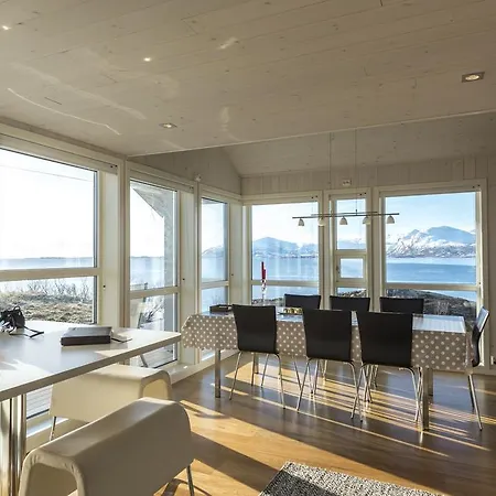 Vestfjord Panorama Villa *